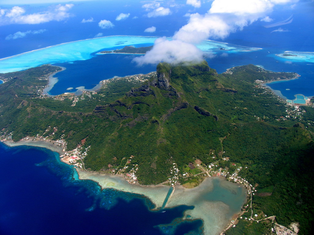 Группа островов расположенных в тихом океане. Хуахине французская Полинезия. Хуахине остров. Полинезия вулканические острова. Французская Полинезия остров Хуа Хин.